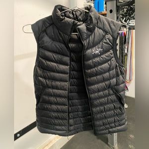 New w/o tags Arc’teryx Cerium LT Vest, womens small